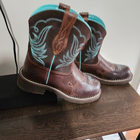 Ariat Women's Boots - Picture 3 of 8